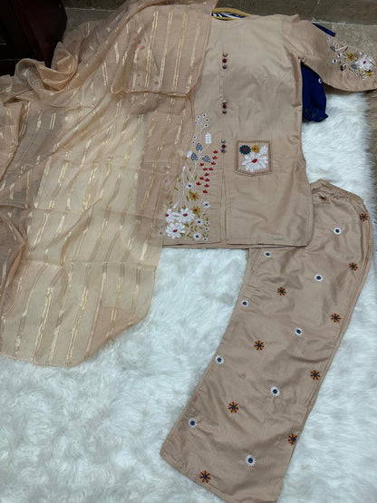 Sakoon 3 Pcs Women’s Stitched Embroidered Suit with Printed Dupatta & Flapper