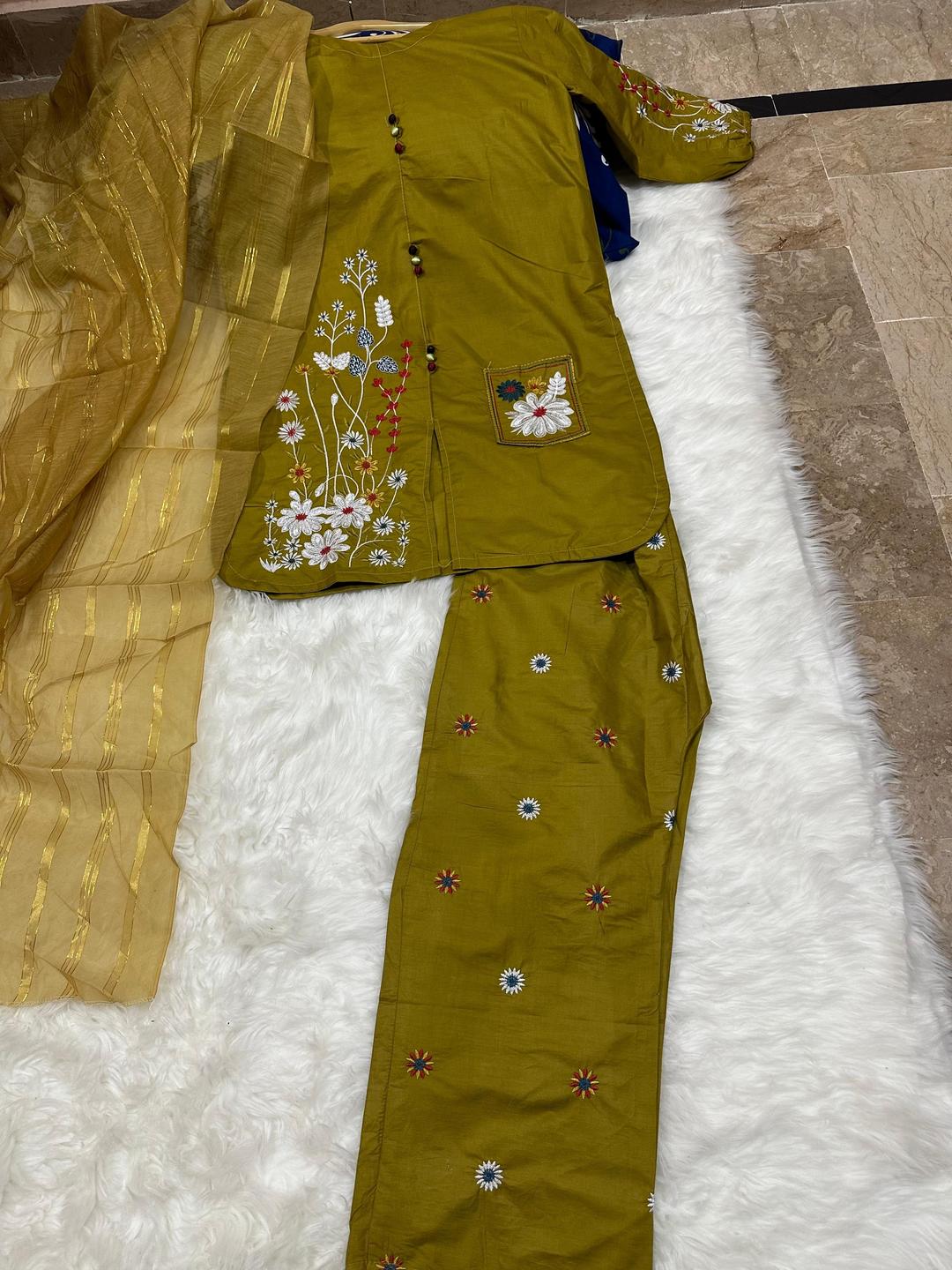 Sakoon 3 Pcs Women’s Stitched Embroidered Suit with Printed Dupatta & Flapper